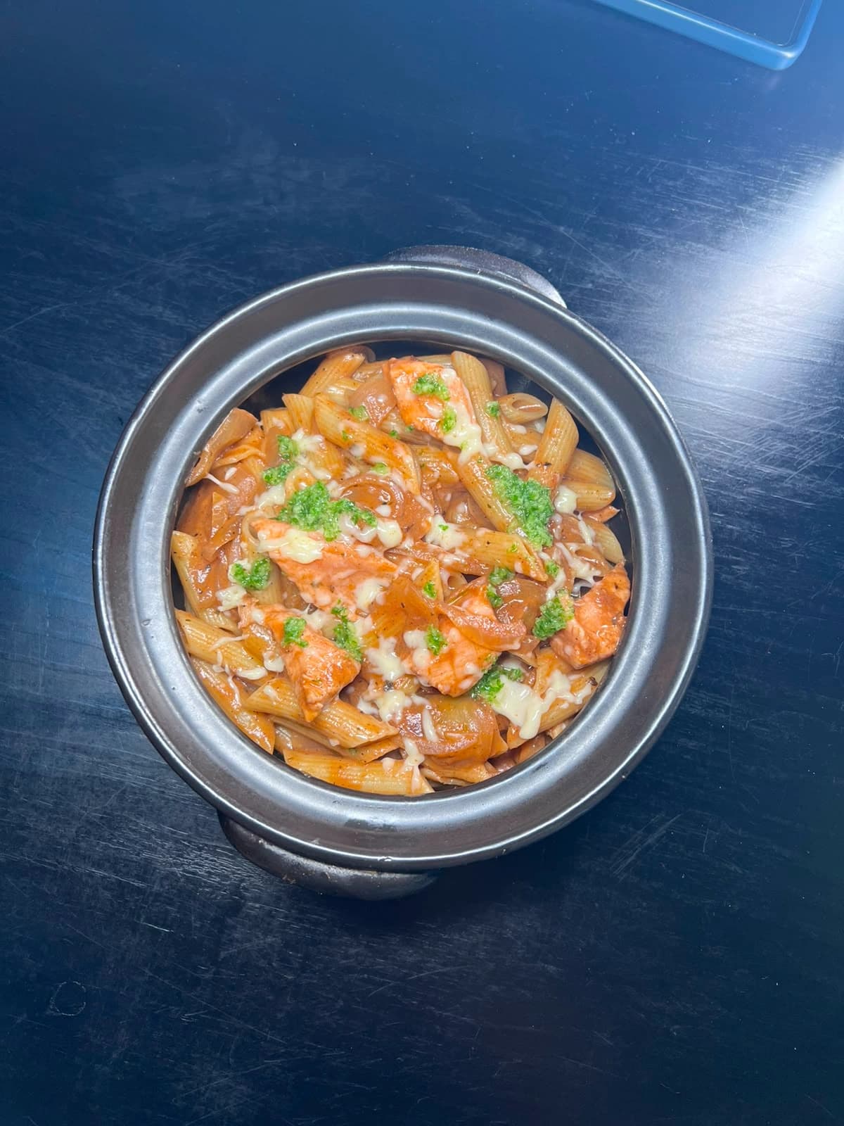 PENNE A LA CREMA CON SALMON